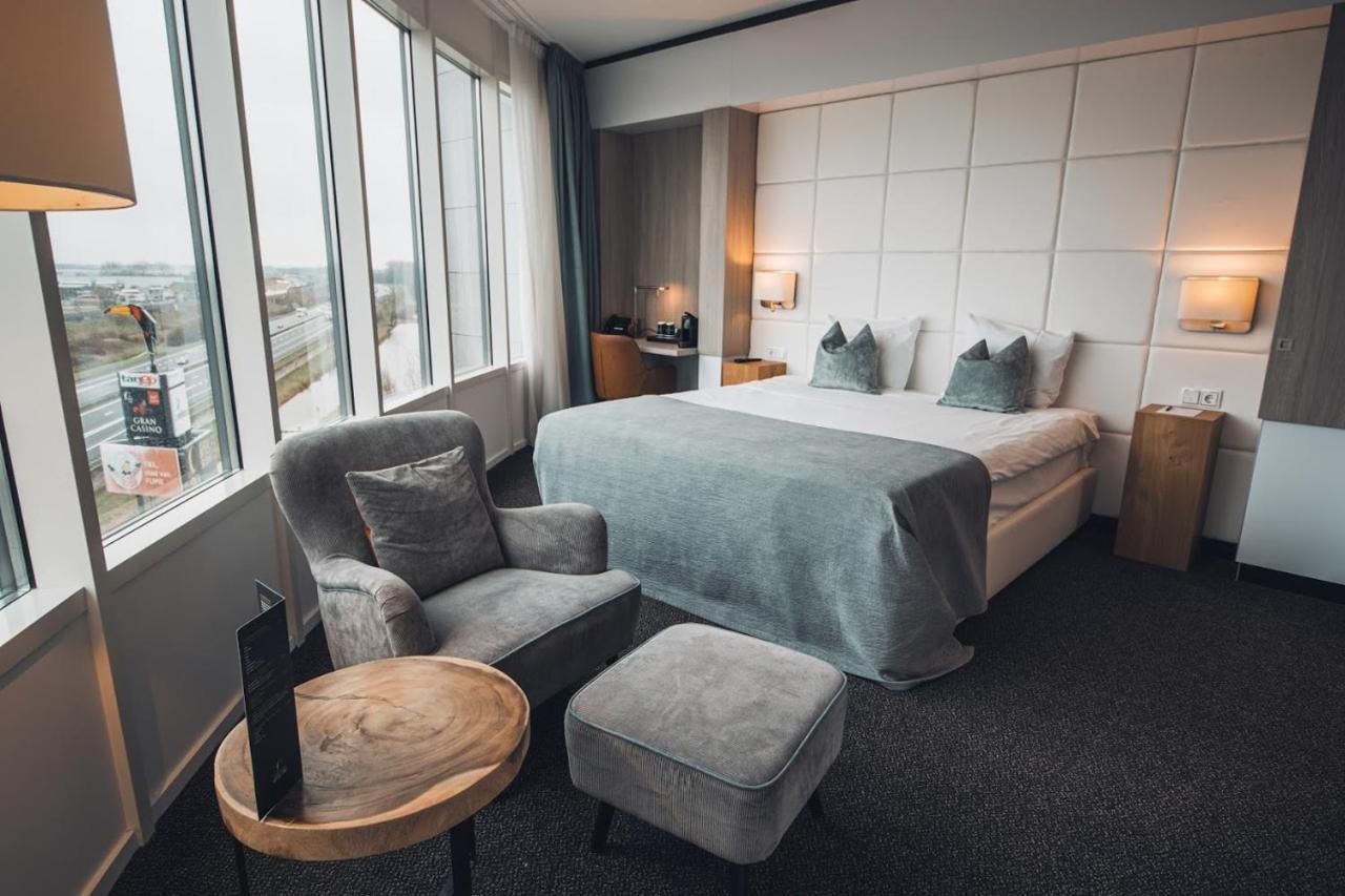 Van Der Valk Hotel Тил Экстерьер фото