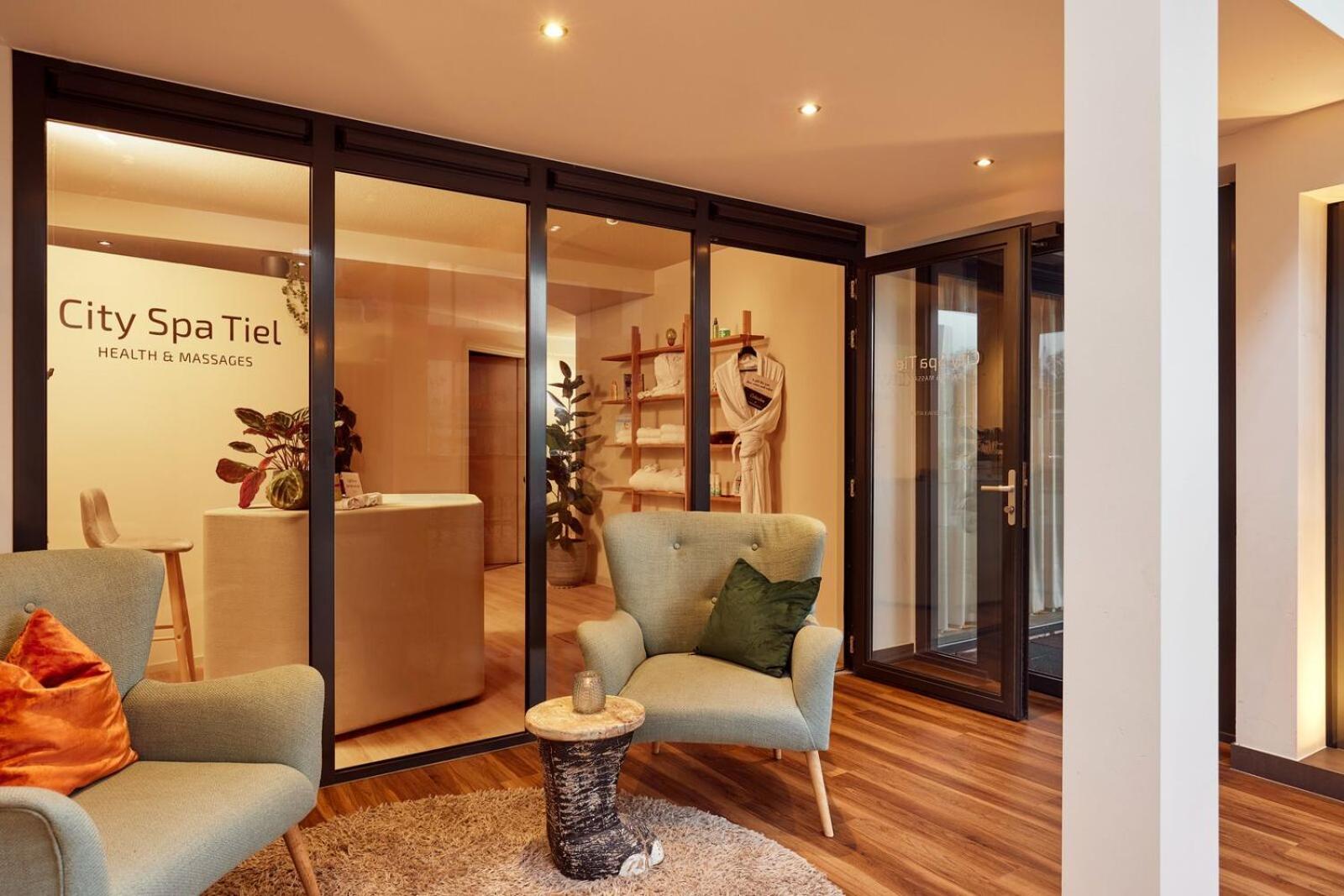 Van Der Valk Hotel Тил Экстерьер фото