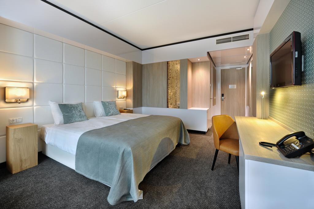 Van Der Valk Hotel Тил Экстерьер фото